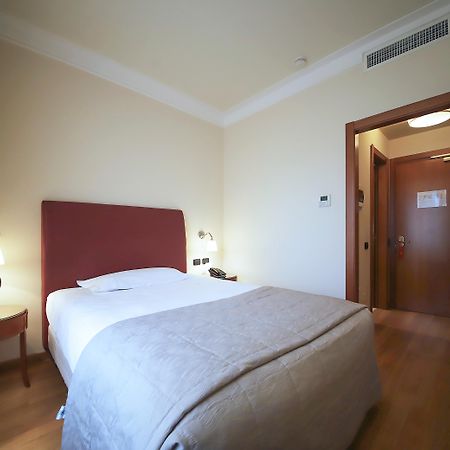 Monica Hotel Fiera Pregnana Milanese Екстер'єр фото