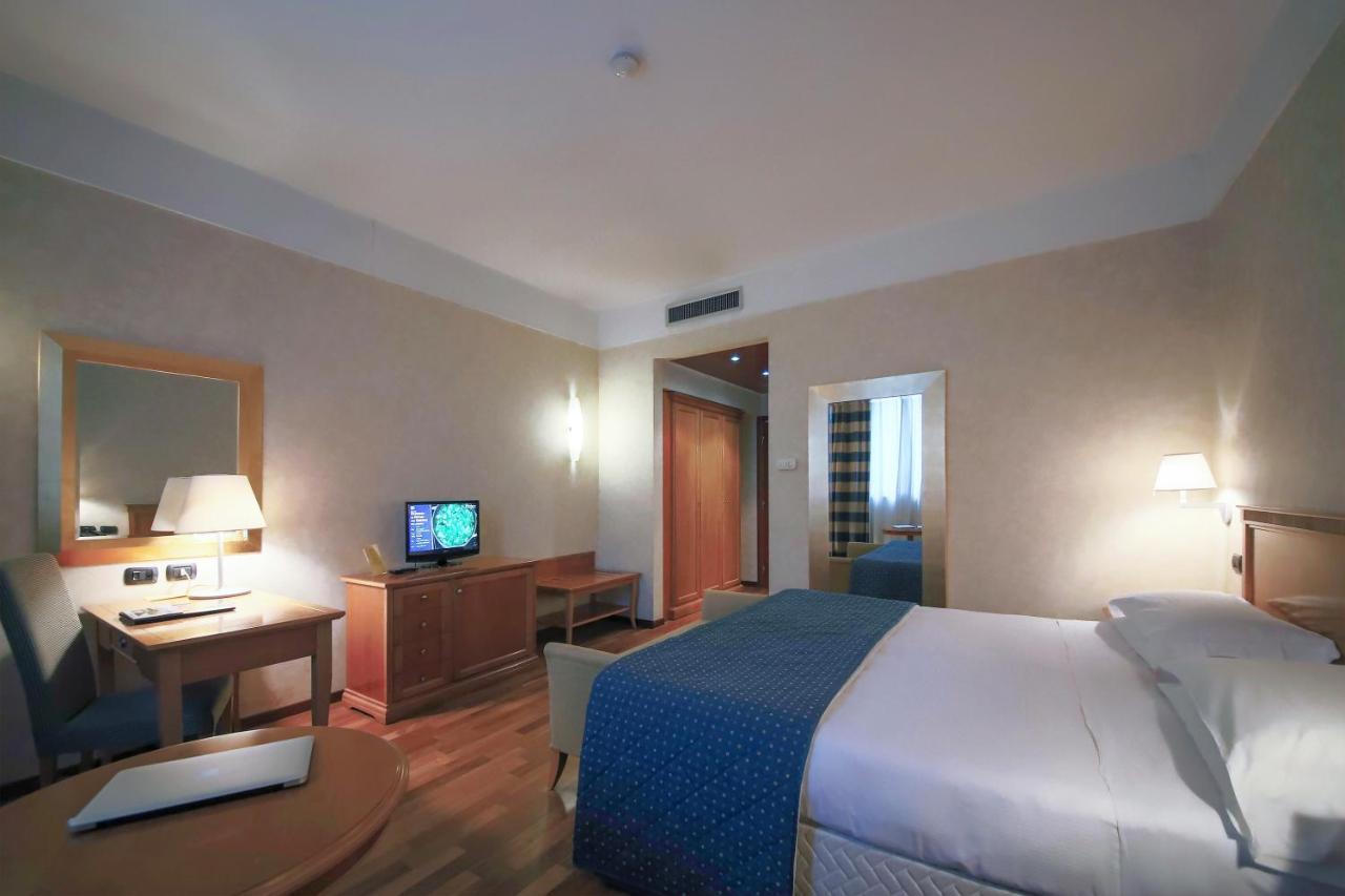 Monica Hotel Fiera Pregnana Milanese Екстер'єр фото
