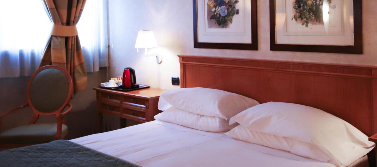 Monica Hotel Fiera Pregnana Milanese Екстер'єр фото