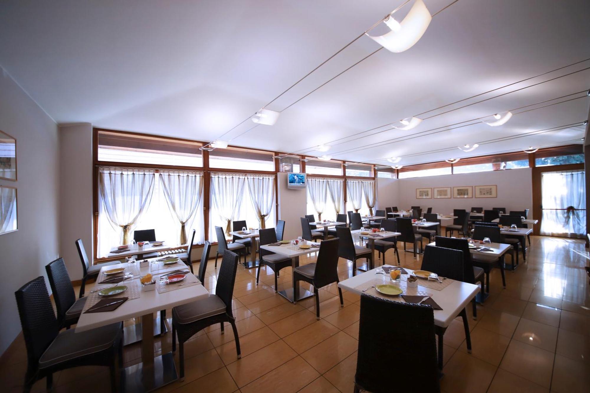 Monica Hotel Fiera Pregnana Milanese Екстер'єр фото
