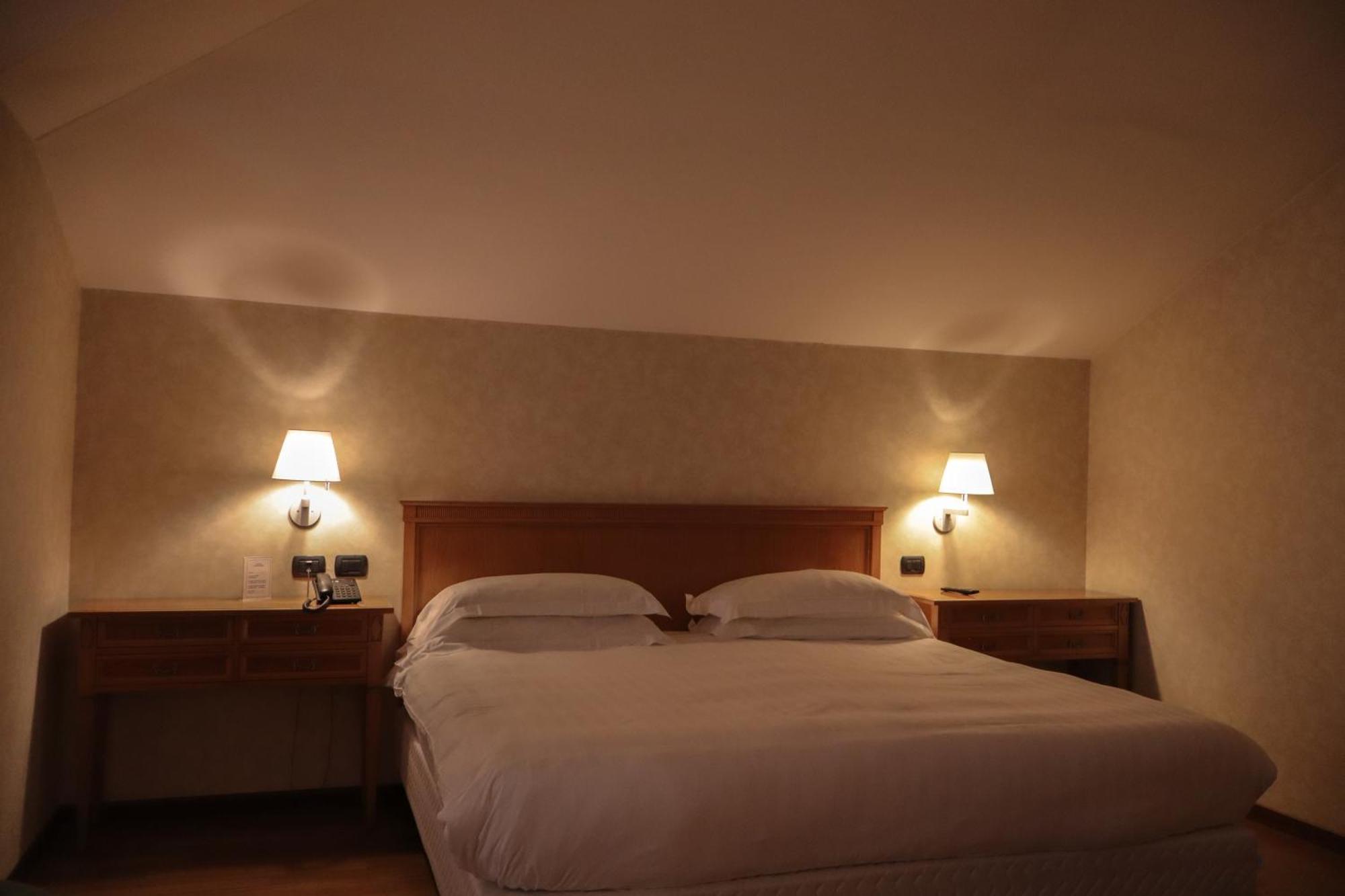Monica Hotel Fiera Pregnana Milanese Екстер'єр фото