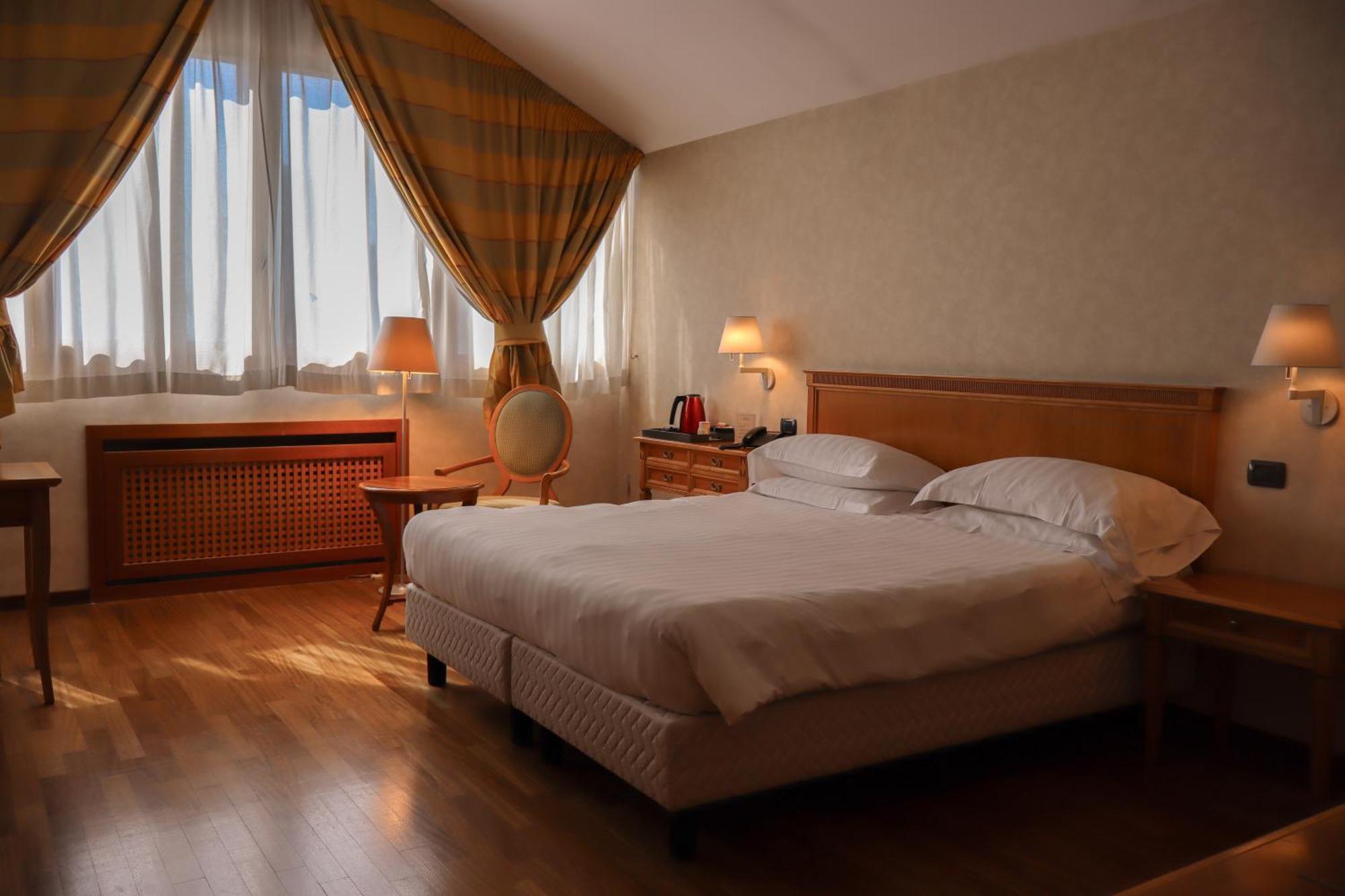 Monica Hotel Fiera Pregnana Milanese Екстер'єр фото