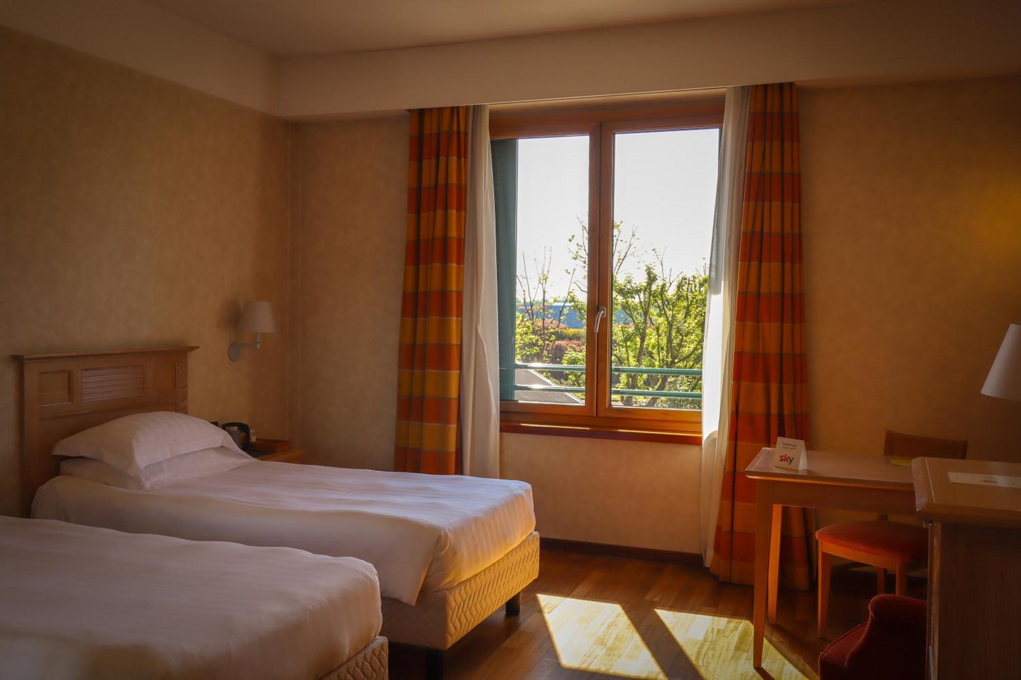 Monica Hotel Fiera Pregnana Milanese Екстер'єр фото