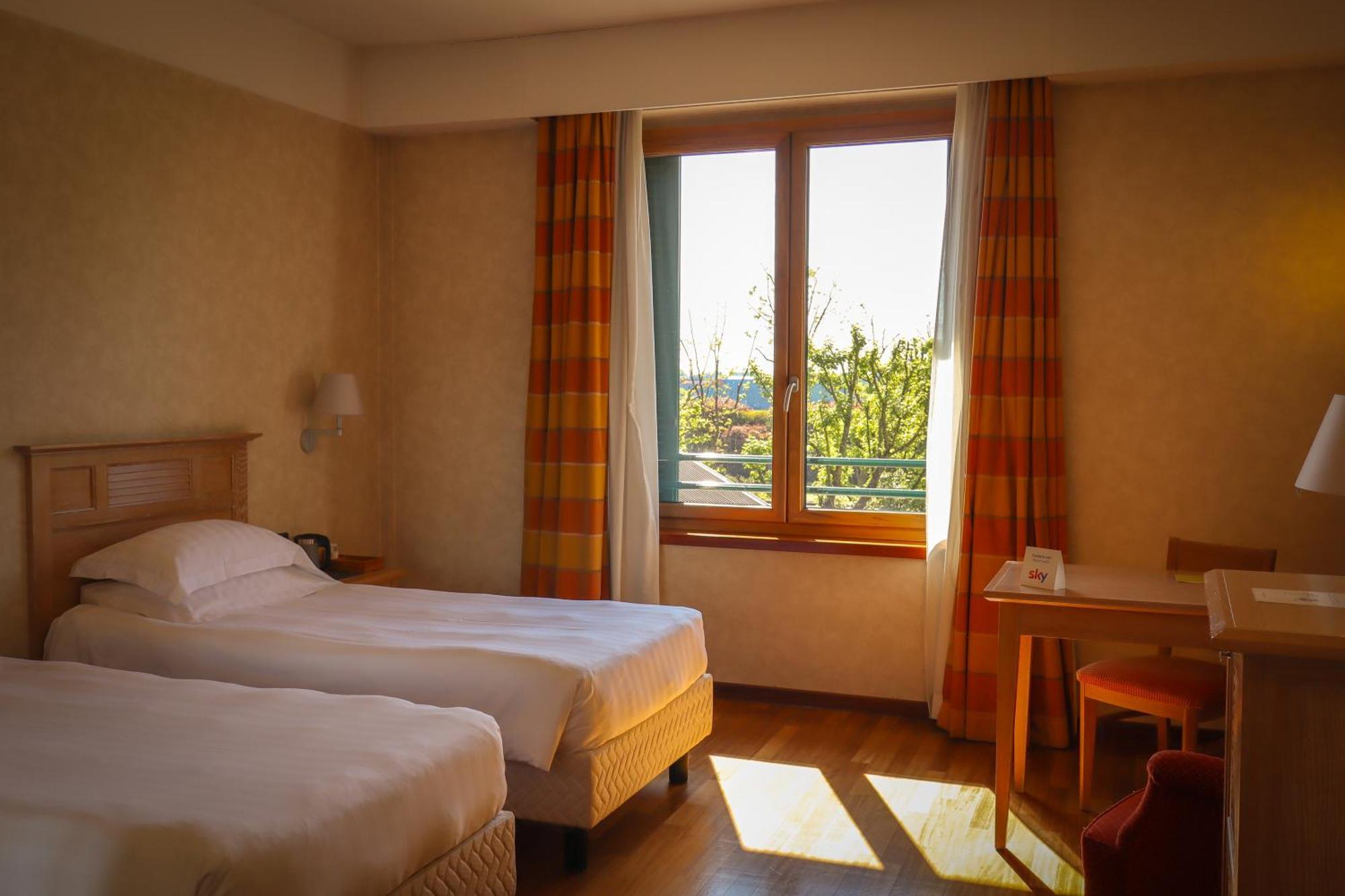 Monica Hotel Fiera Pregnana Milanese Екстер'єр фото