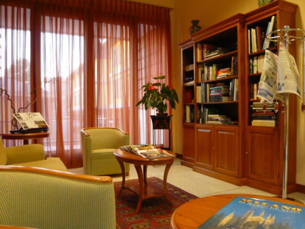 Monica Hotel Fiera Pregnana Milanese Екстер'єр фото