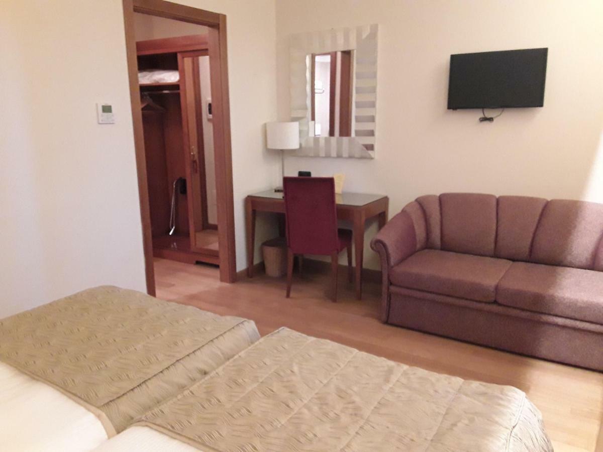 Monica Hotel Fiera Pregnana Milanese Екстер'єр фото