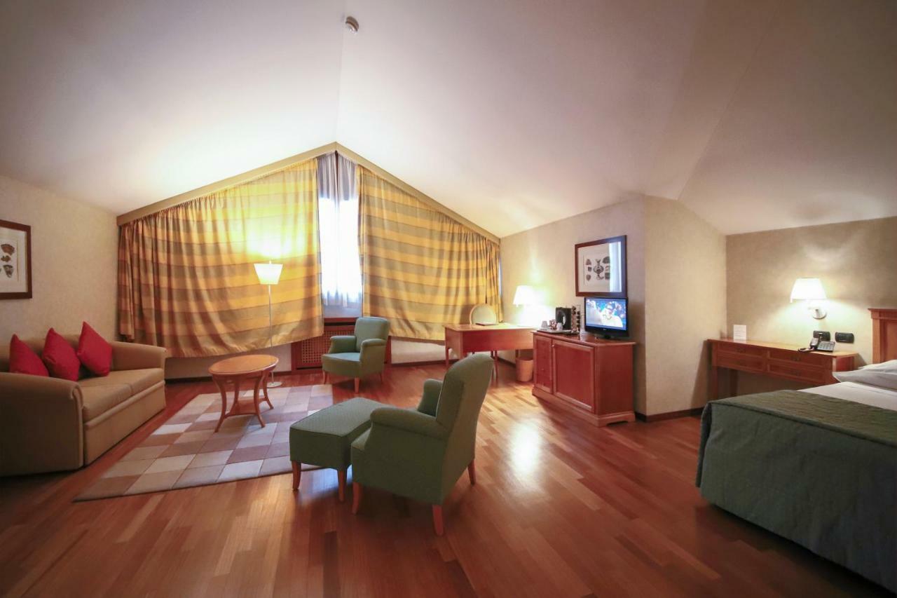 Monica Hotel Fiera Pregnana Milanese Екстер'єр фото